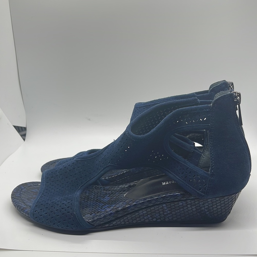 Donald Pliner blue suede zipper back with inlets size 10M sandals